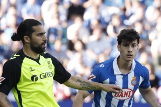 Ricardo Rodriguez a une chance de décrocher un troisième trophée dans sa carrière professionnelle (archives). KEYSTONE/EPA/Andreu Dalmau